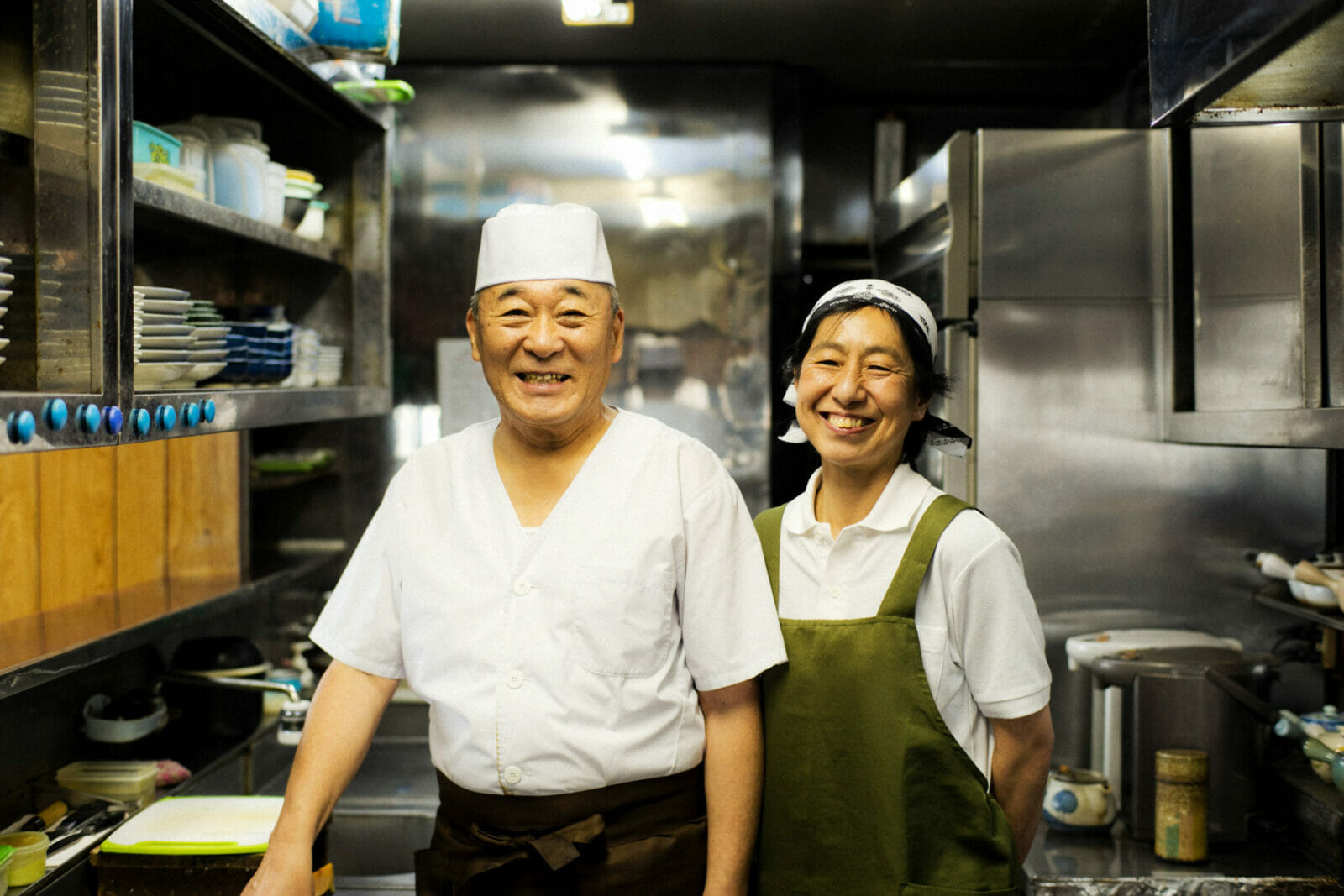 『ホノルル食堂』の店主政夫さんと奥さんの由美さん