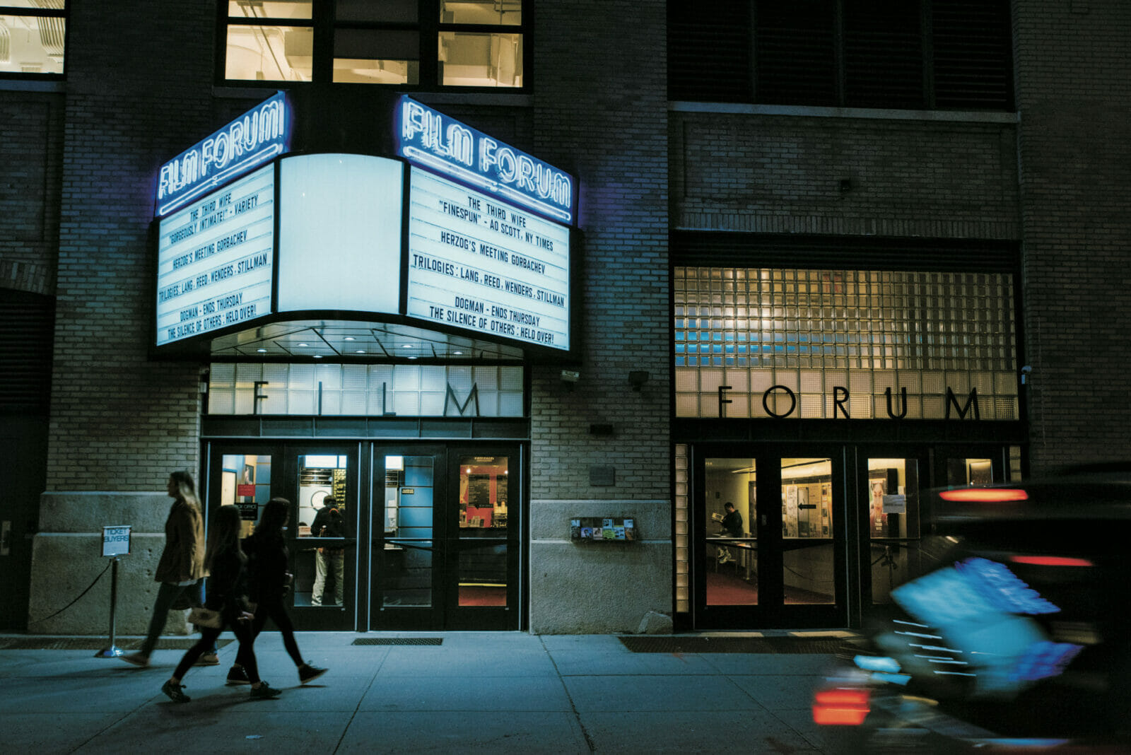 ニューヨークの映画館は、〈スマイソン〉のダイアリーを手がかりに。