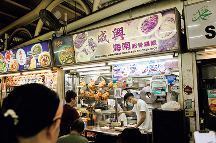 ローカル飯を求めて。“国民の台所“ホーカーで食い倒れ。