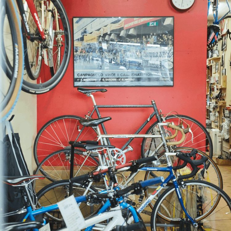 珍チャリあり、ファミコンありの自転車店『クラウンサイクル』にお邪魔。