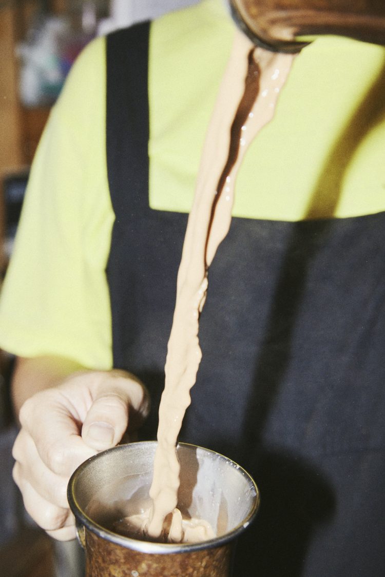 ビルの中の”道”で味わう本格チャイ『JULAY chai stand』。