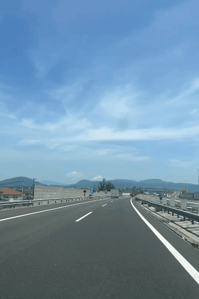 只今移動中〜。