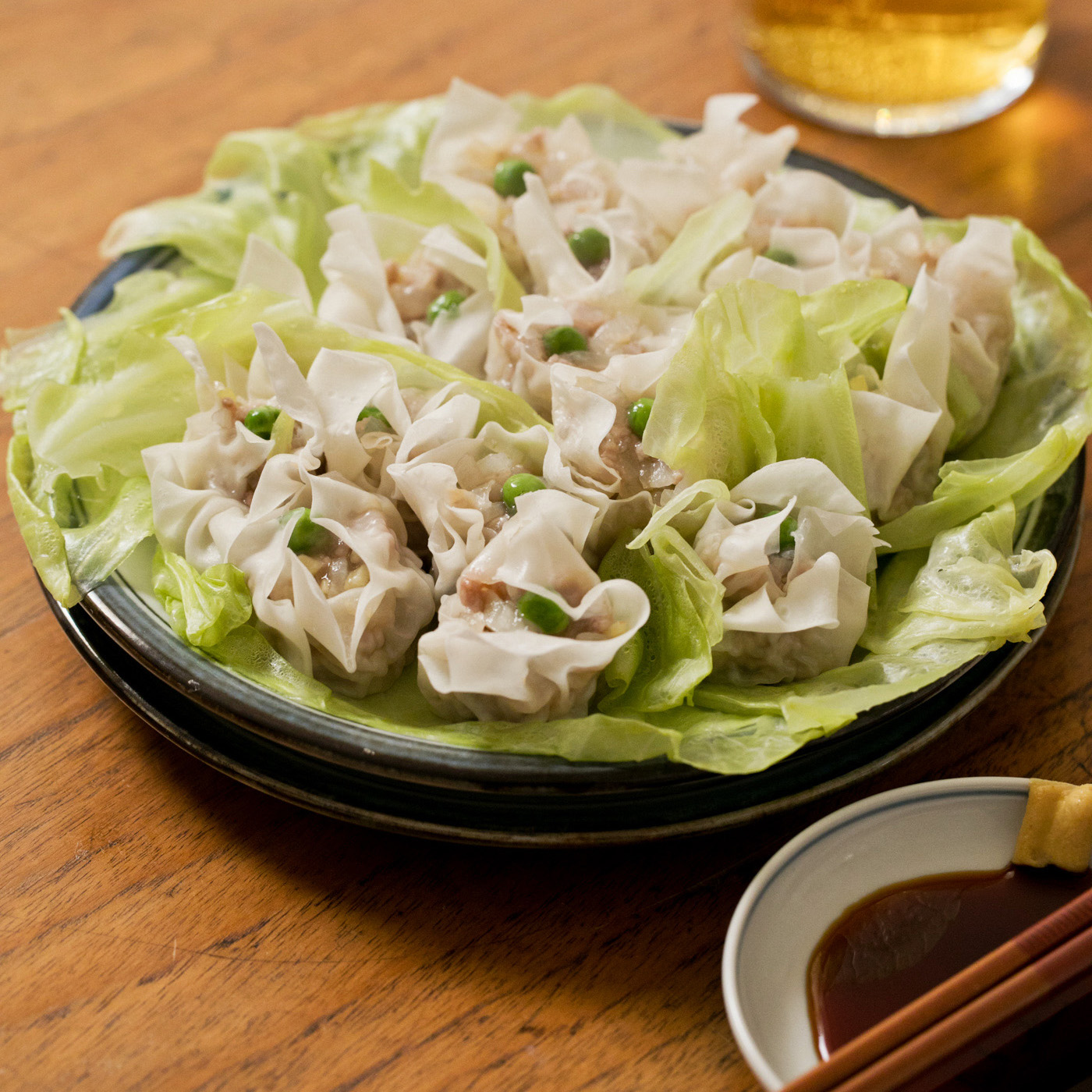 フライパンで蒸す、一人前の焼売。