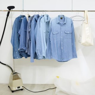 経年変化するほど加点されていく。通年スタメンのシャンブレーシャツ。