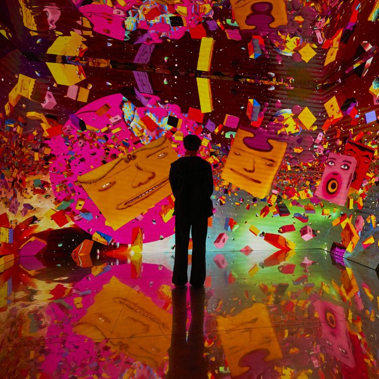 「オスジェメオス+バリー・マッギー One More 展」に行く。