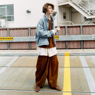 〈ハーベスティ〉の交差するユニセックスな日常着。
