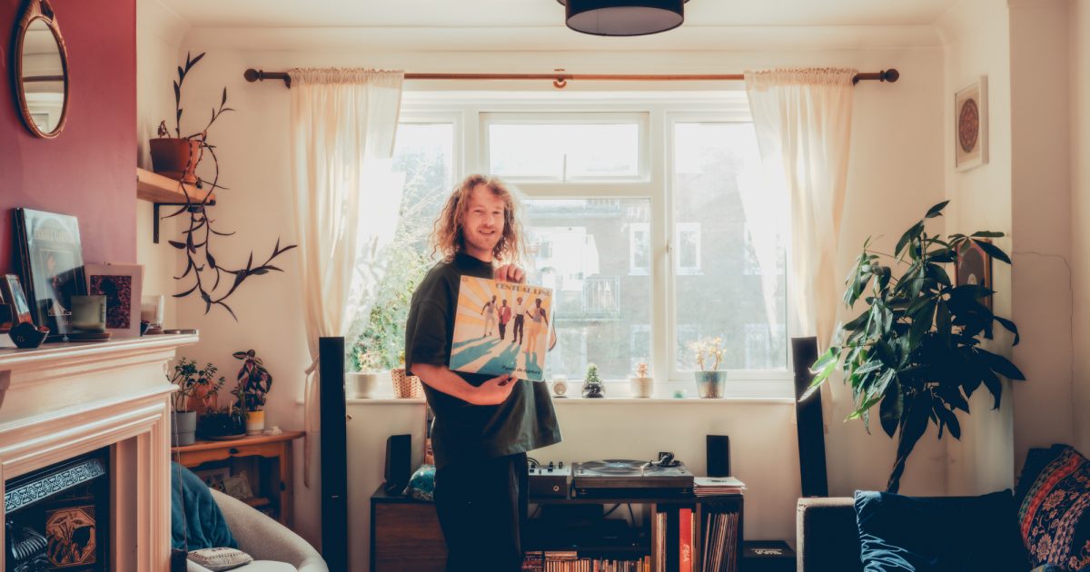 ジョー・アーモン・ジョーンズが教えてくれた夏の終わりに聴きたい20曲