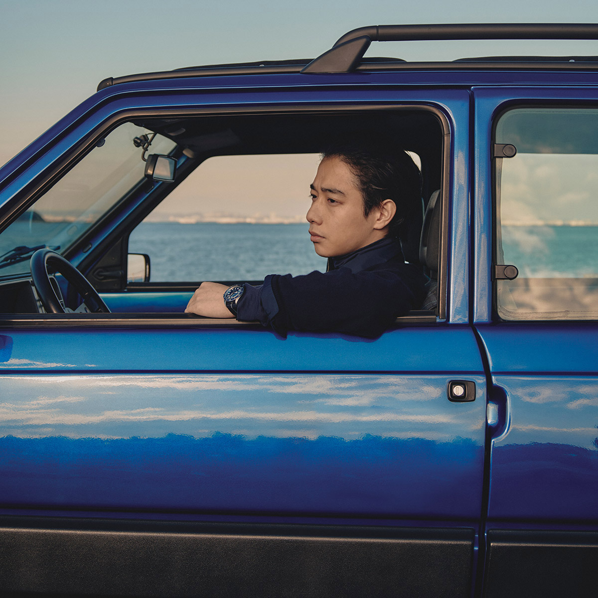 〈チューダー〉の時計と、片岡千之助の静かな対話。