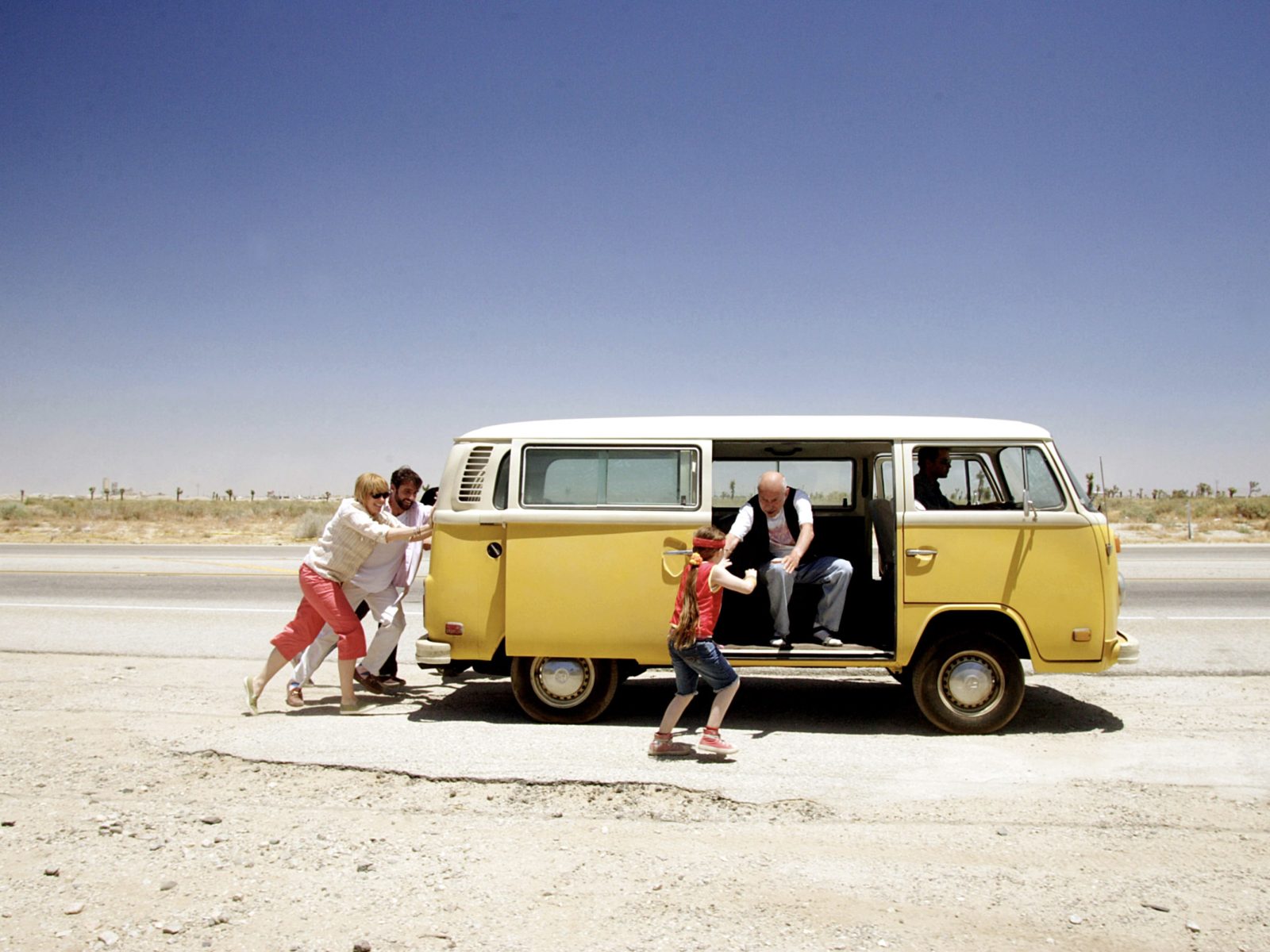 LITTLE MISS SUNSHINE,Toni Collette, Steve Carell, Abigail Breslin, Alan Arkin, 2006. ©Fox Searchlight/courtesy Everett Collection