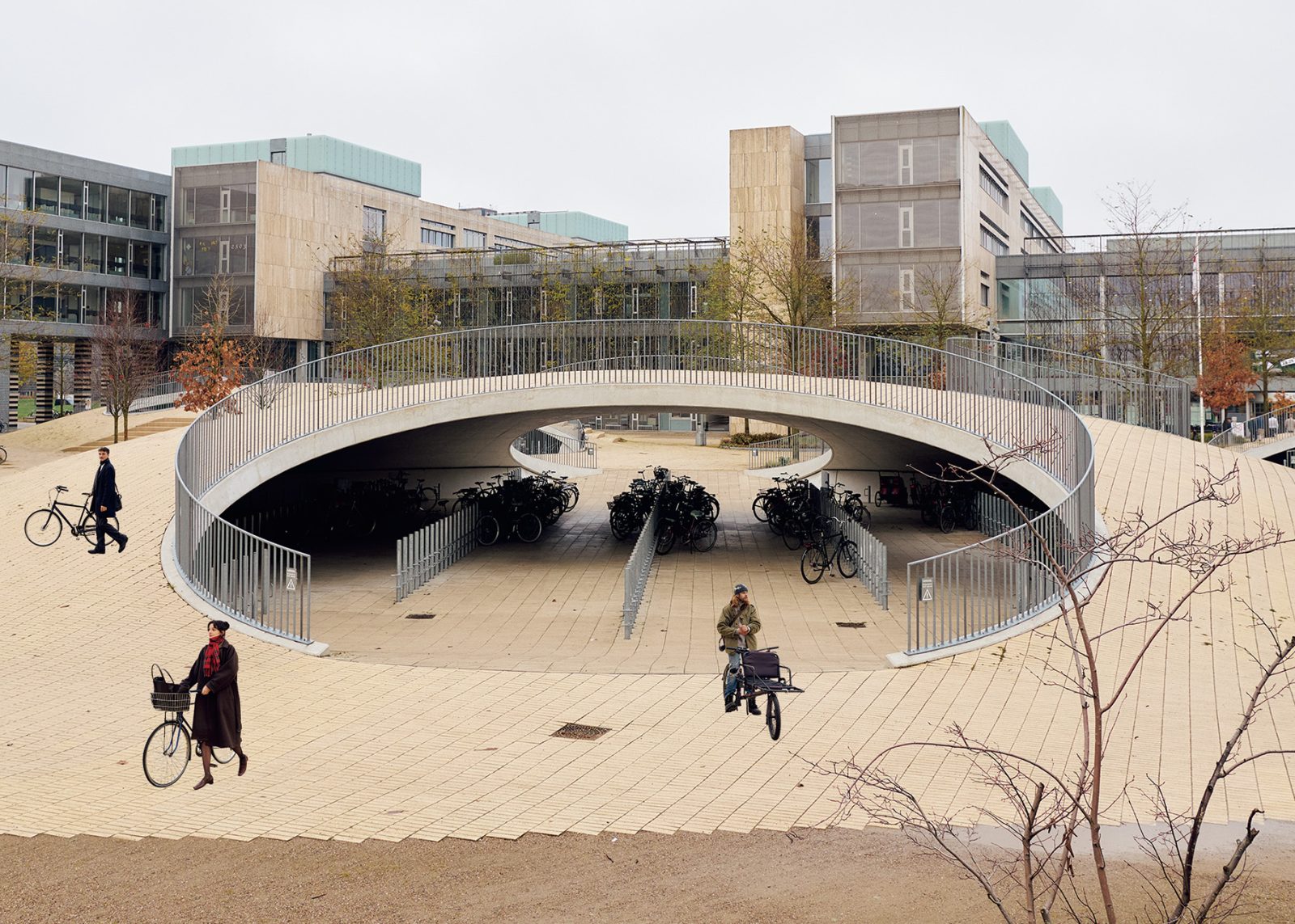 コペンハーゲン大学前の自転車置き場で。