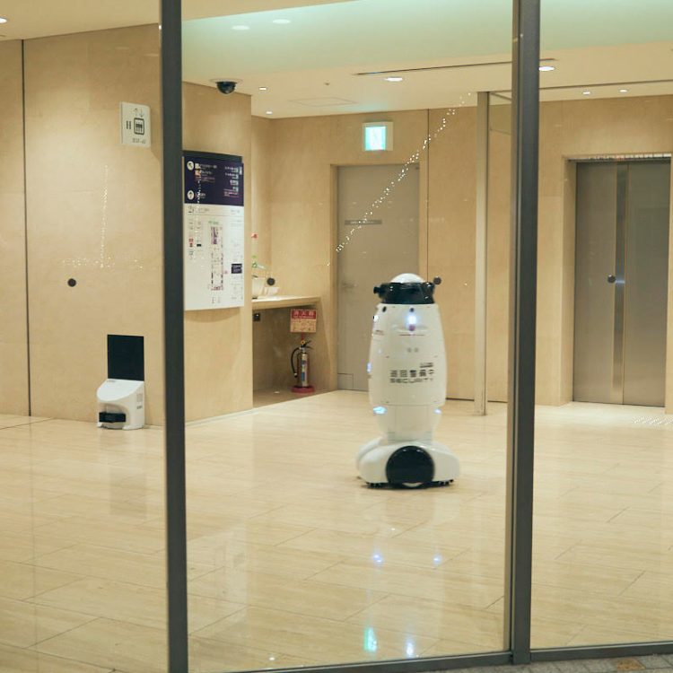 未来のほうからやってくる。