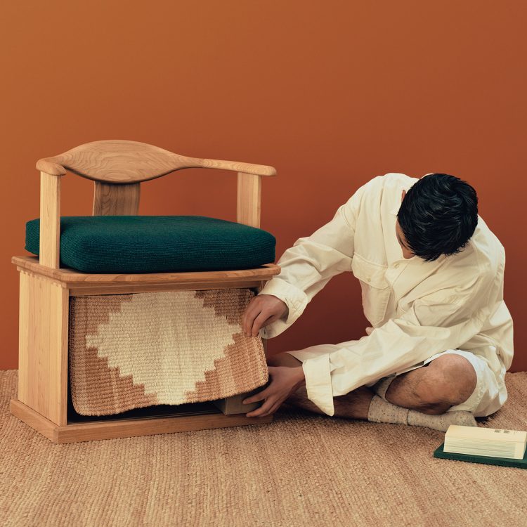 この春は木の椅子がひとつ欲しい。