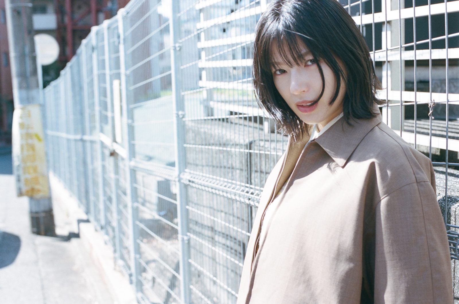 【送料無料】石井杏奈さん掲載2ページ（ポスターサイズ）#8988 石井杏奈、最初で最後のスタイルブック『AN』表紙解禁！ | YOUTH TIME