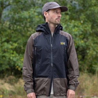 山でも街でも機能する。〈Mountain Hardwear〉のタフなプロダクト。