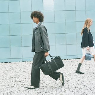 〈PRADA〉THE SEA AROUND  ME