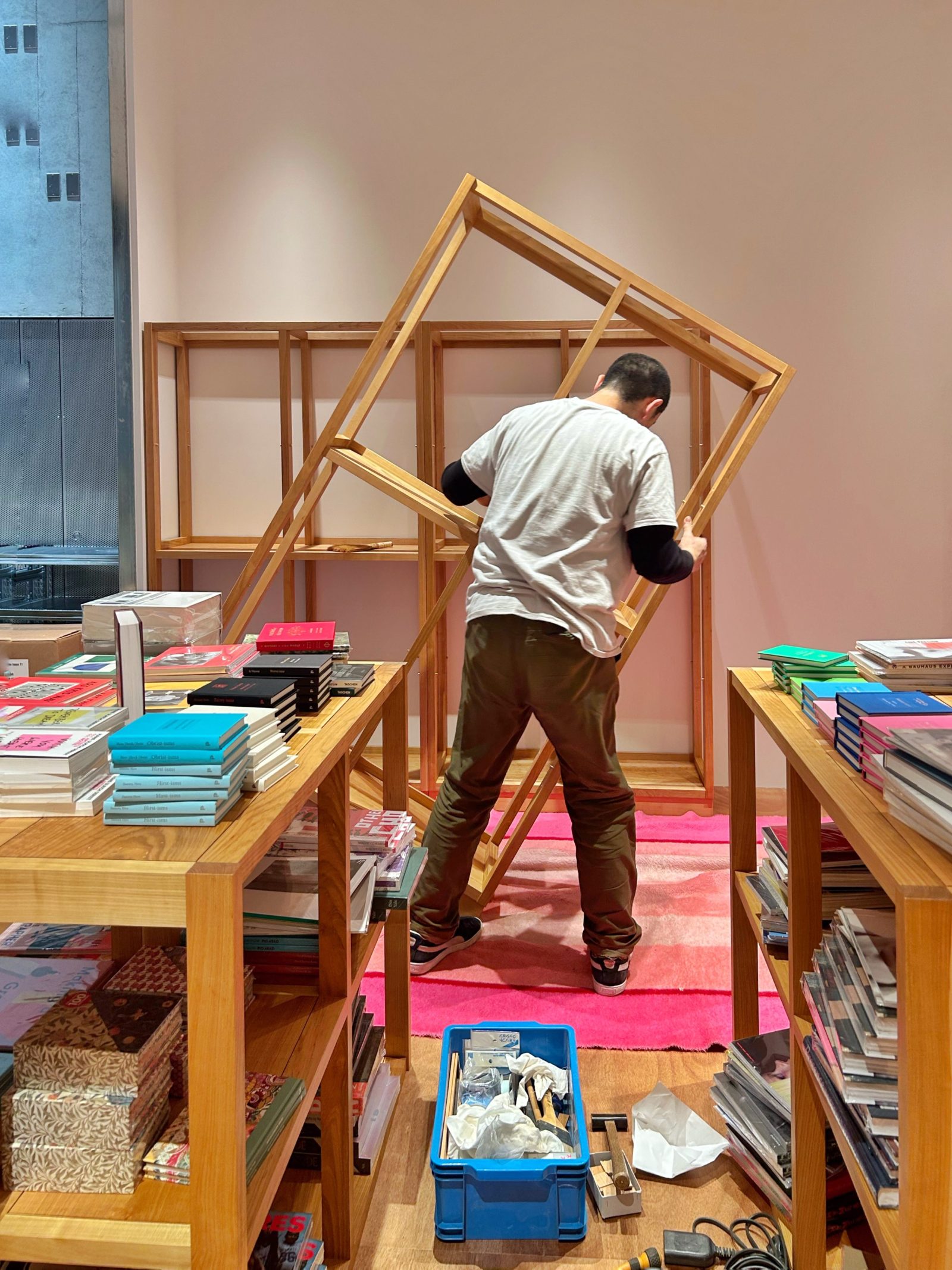 【#3】カラビンカに跨りZO bagsを背負う、ビスポーク家具職人。