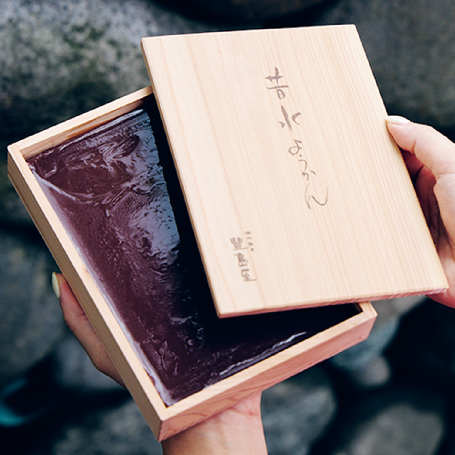 鳩サブレーの名店、実は水ようかんは二度美味しい。